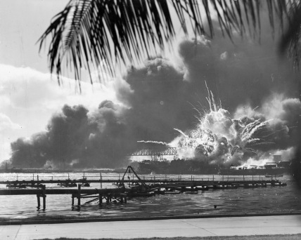 USS_SHAW_exploding_Pearl_Harbor_Nara_80-G-16871_2